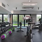Luxurious Little Laguna & Gym By Renters Prestige 4*