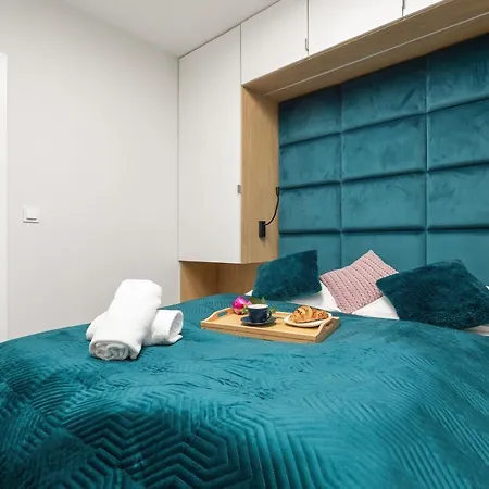 Luxurious Little Laguna & Gym By Renters Prestige 4*