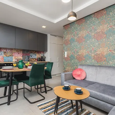 Luxurious Little Laguna & Gym By Renters Prestige